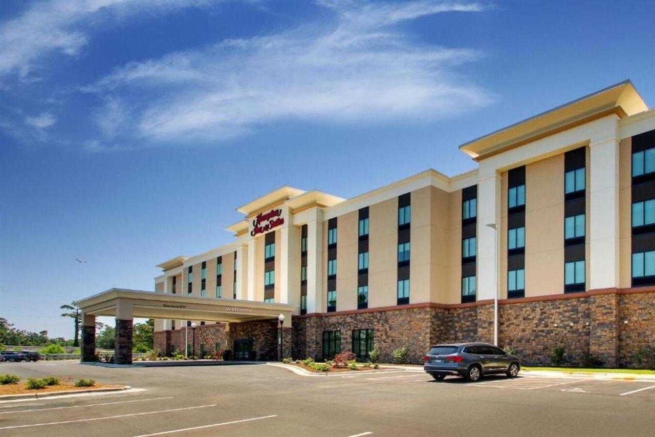 Hampton Inn & Suites By Hilton Southport Exterior photo