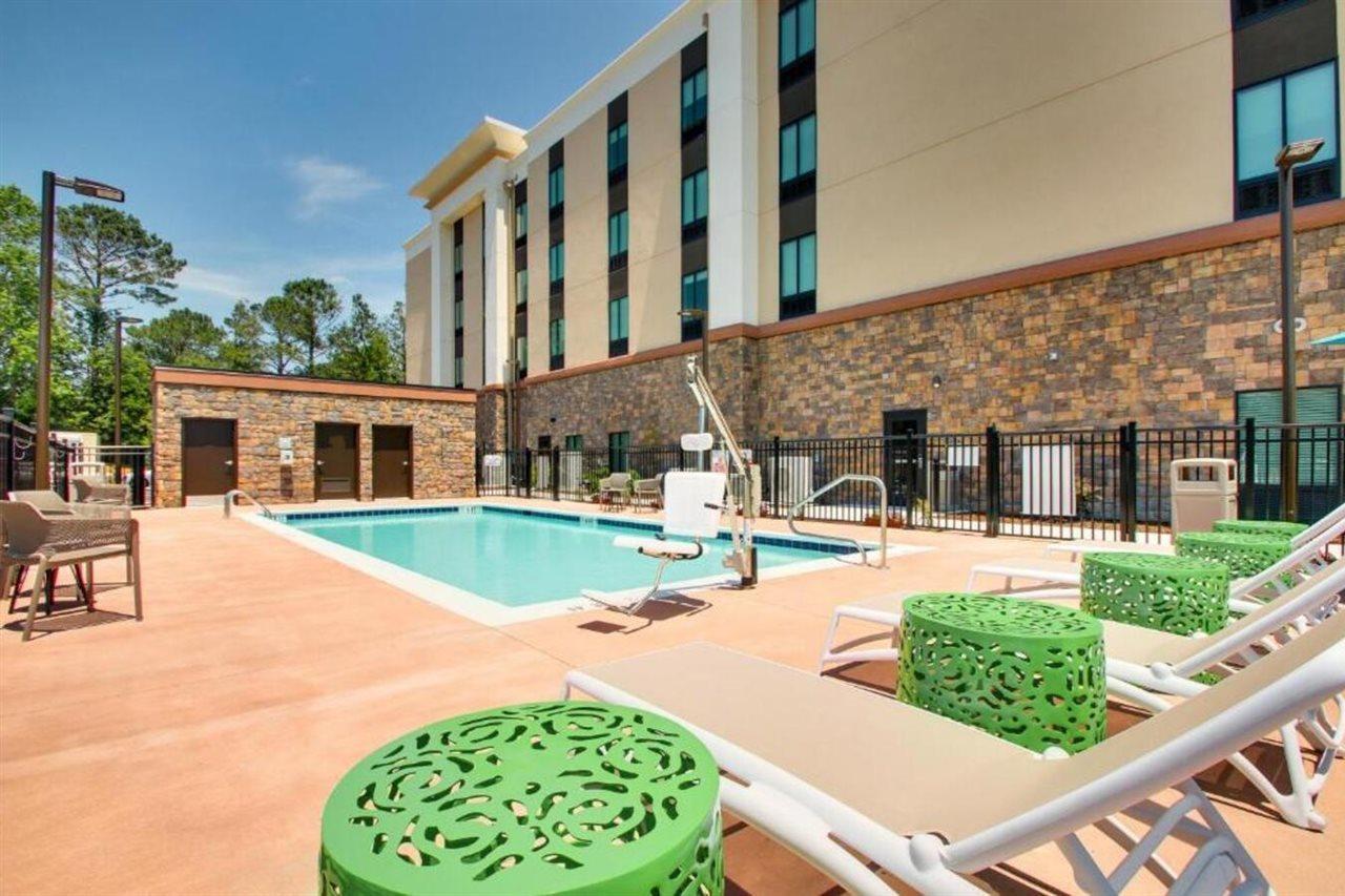 Hampton Inn & Suites By Hilton Southport Exterior photo