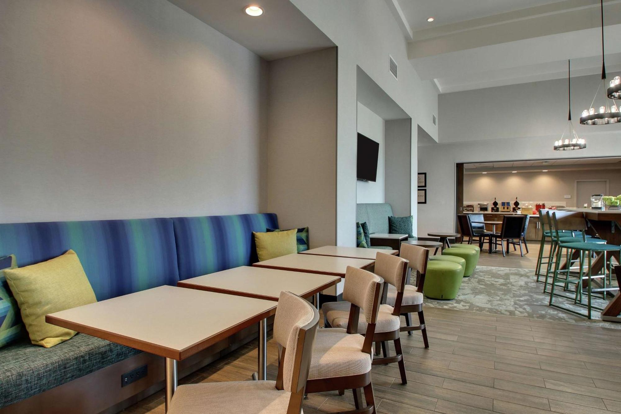 Hampton Inn & Suites By Hilton Southport Exterior photo